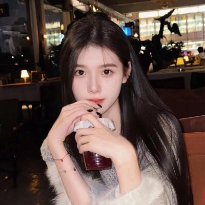 她房间里的云 在线观看